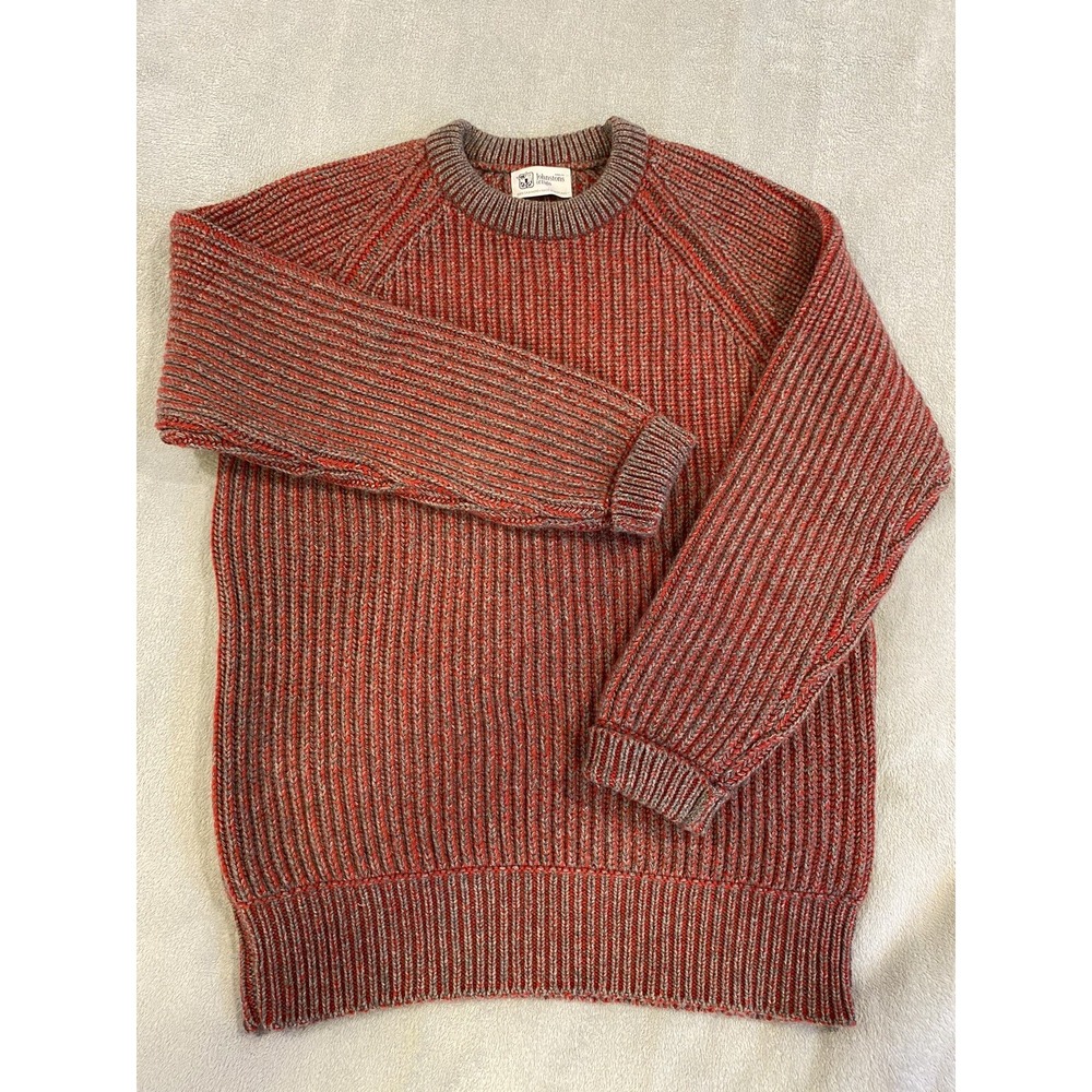 Johnstons Of Elgin Made in Scotland 100% pure cashmere crew neck sweater medium